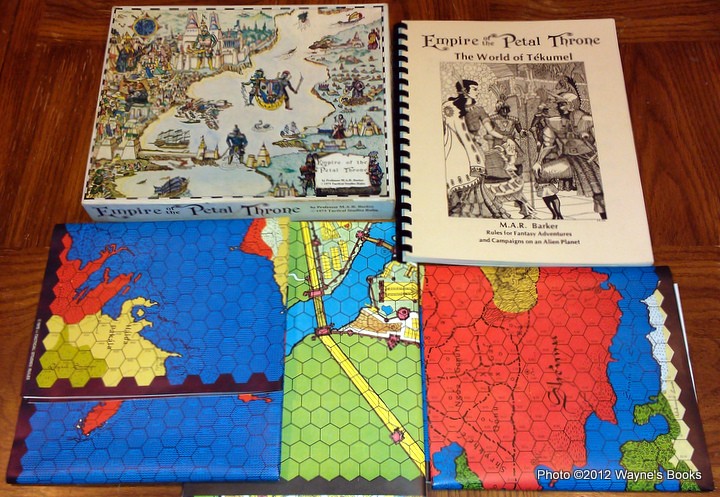 Le contenu de la boîte de Empire of the Petal Throne (TSR 1975)